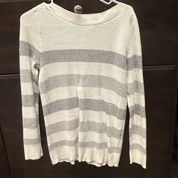 Market & Spruce sweater - Picture 2 of 7